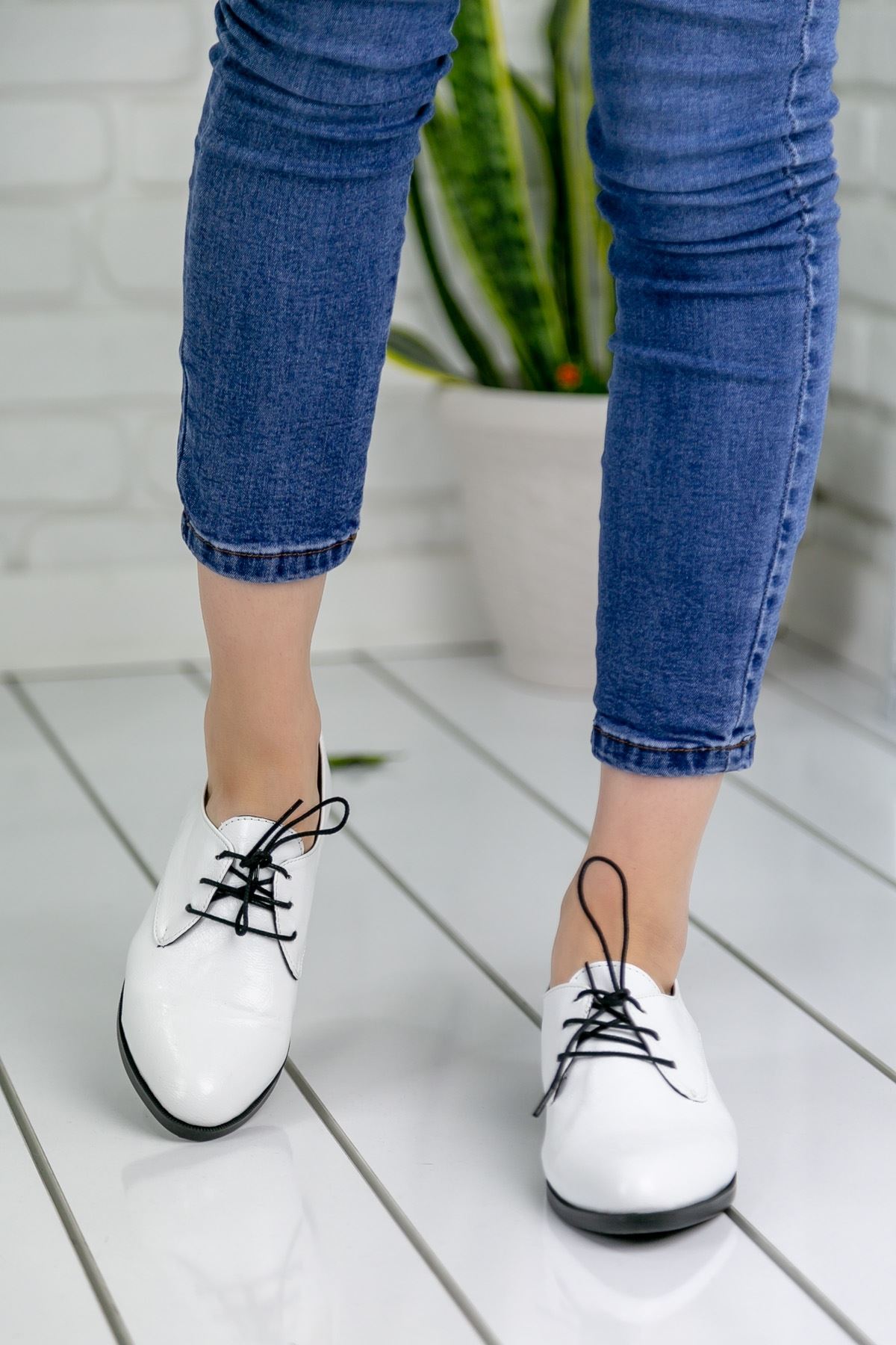Suzzy Ortapedik Beyaz Bayan Ayakkabı