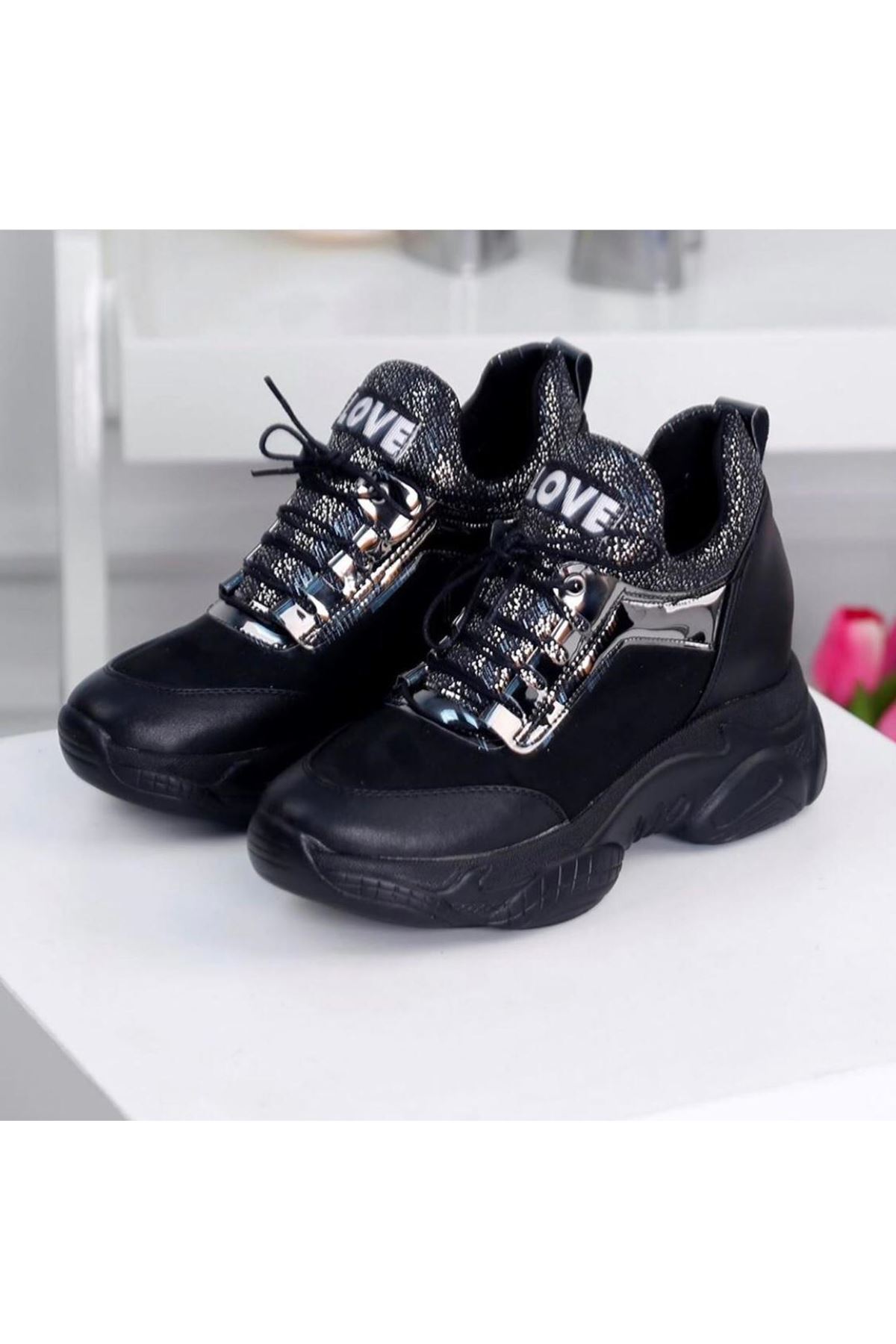 Rota Siyah Gizli Topuk Bayan Spor Ayakkabı