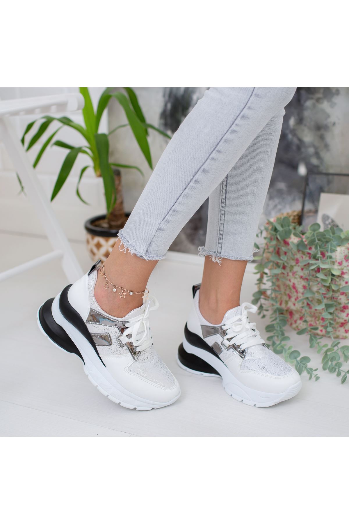 Dorsimo Beyaz Siyah Hologramlı Bayan Spor Ayakkabı