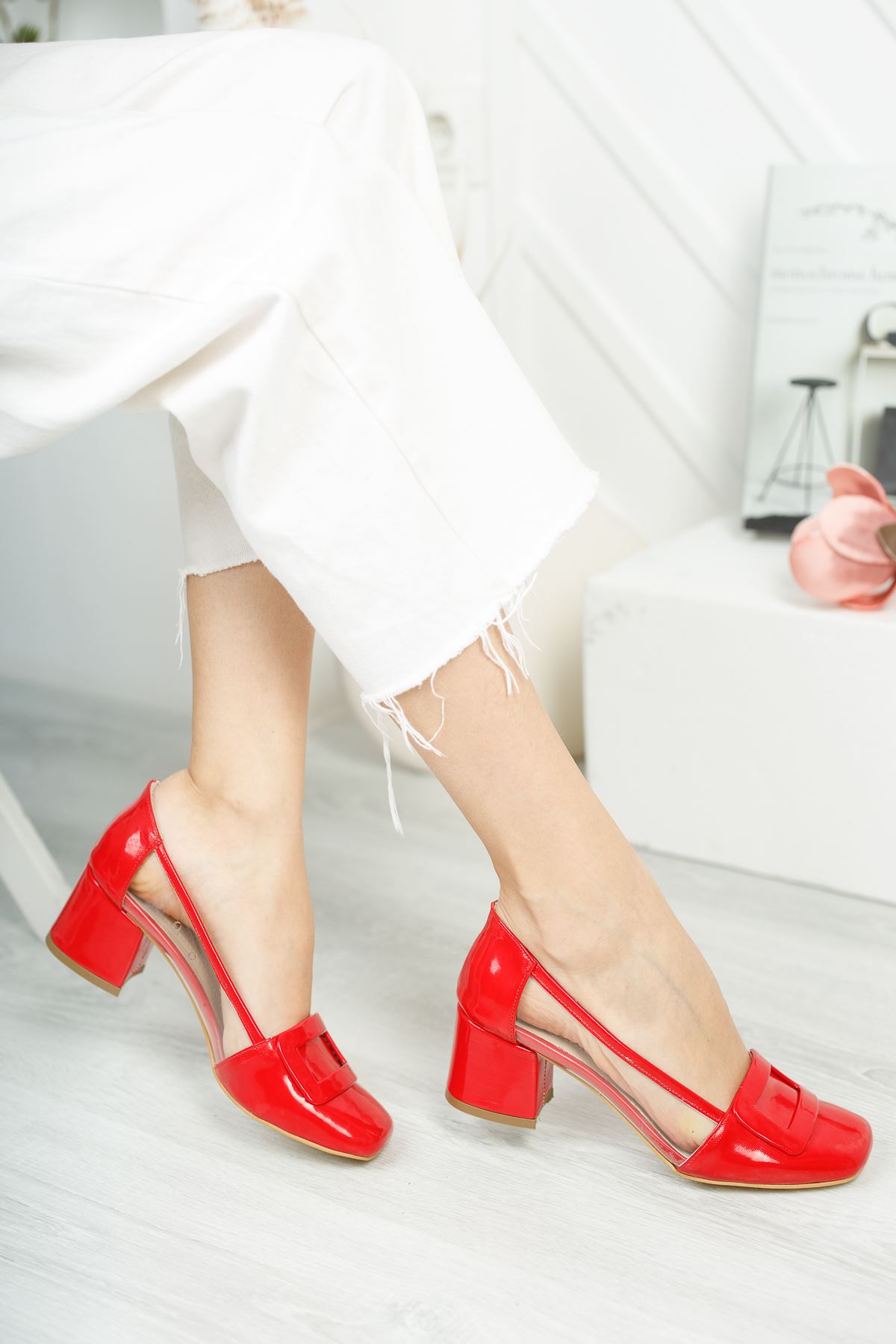 Rindek Lüks Kırmızı Rugan Şeffaf Detay Topuklu Kadın Ayakkabı