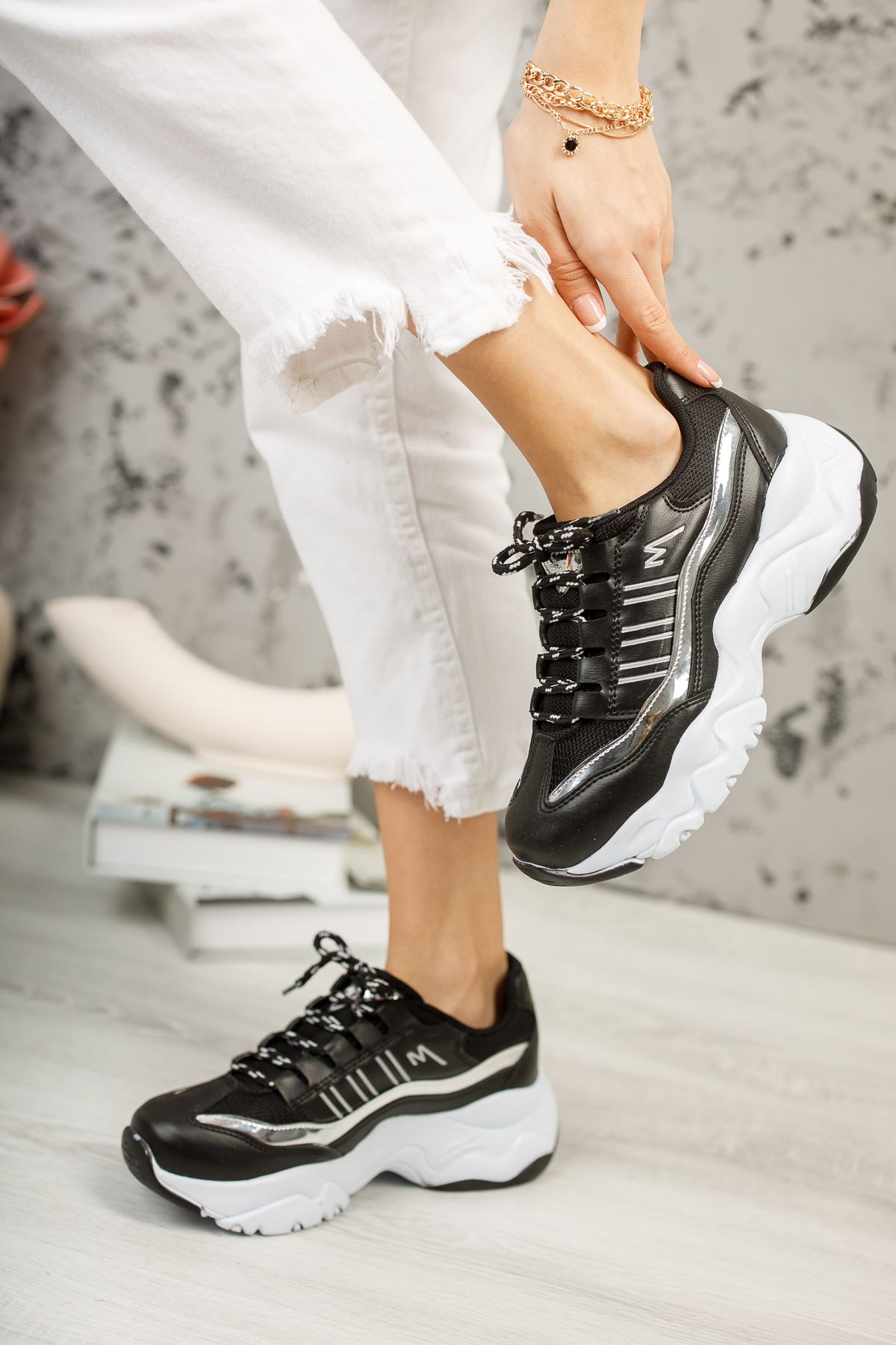 Dorşin Siyah-Beyaz Kadın Spor Ayakkabı