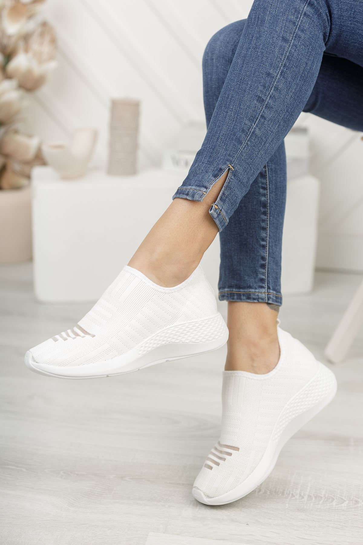 Vesna Beyaz Bağcıksız Triko Kadın Spor Ayakkabı