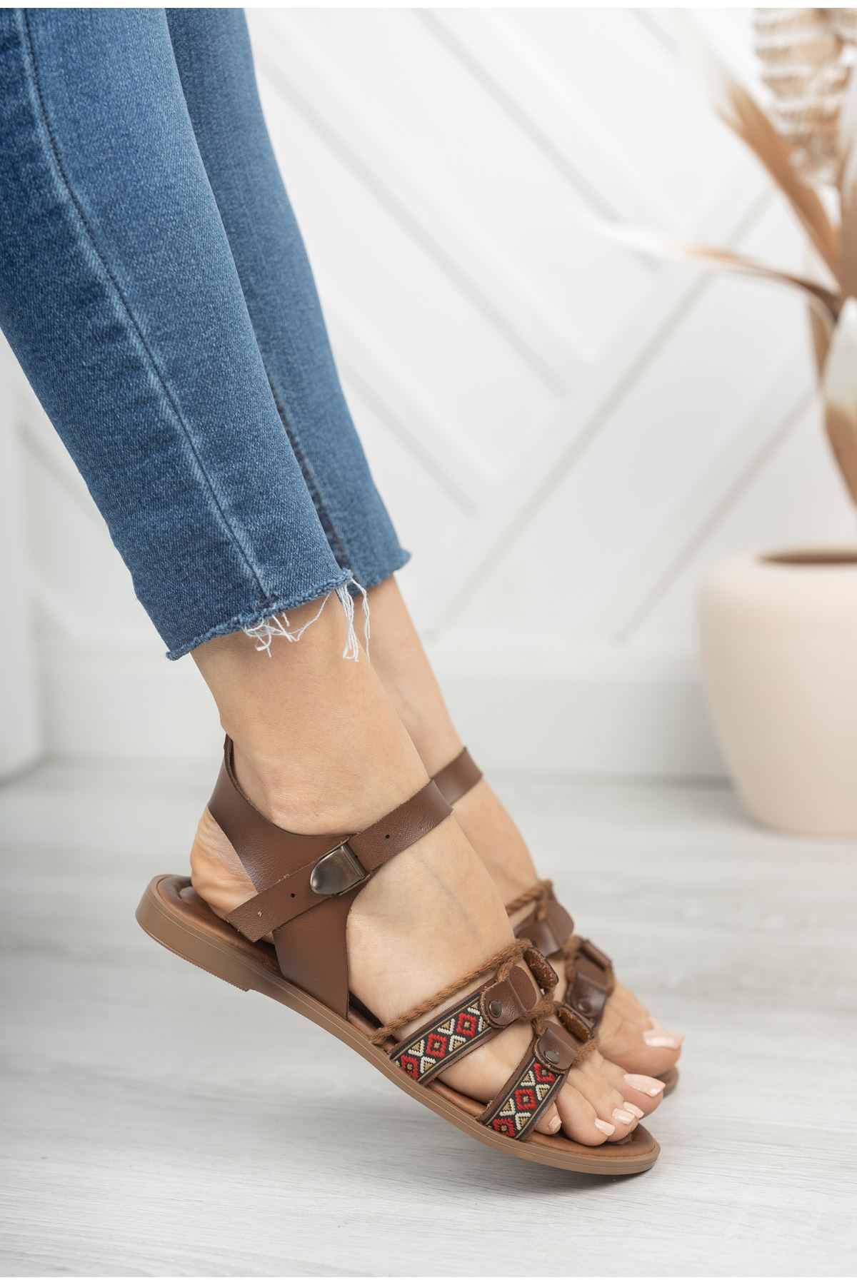 Carissa Hakiki Deri Kahverengi Günlük Kadın Sandalet