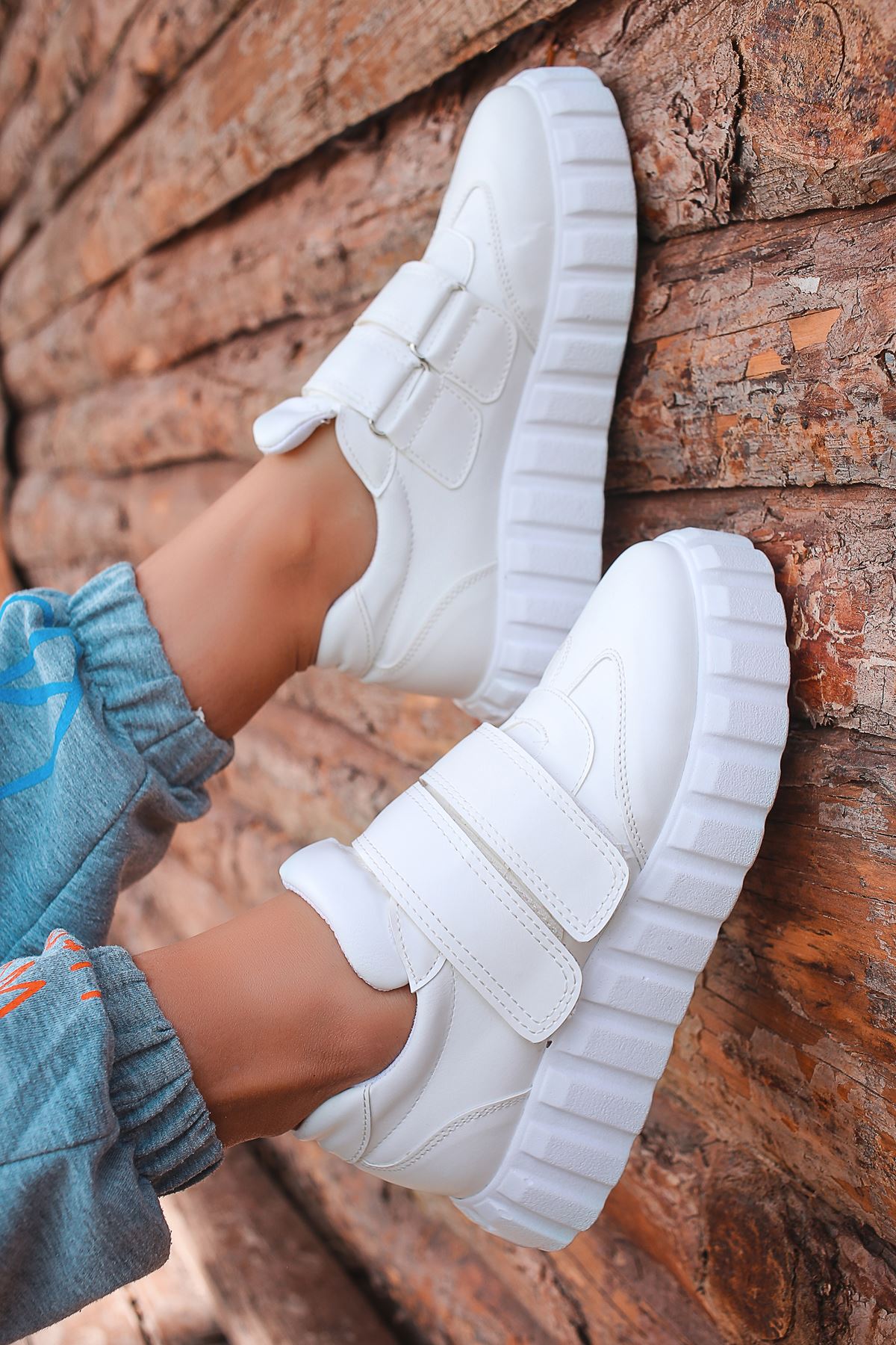 Selemo Beyaz Ortapedik Taban Kadın Spor Ayakkabı