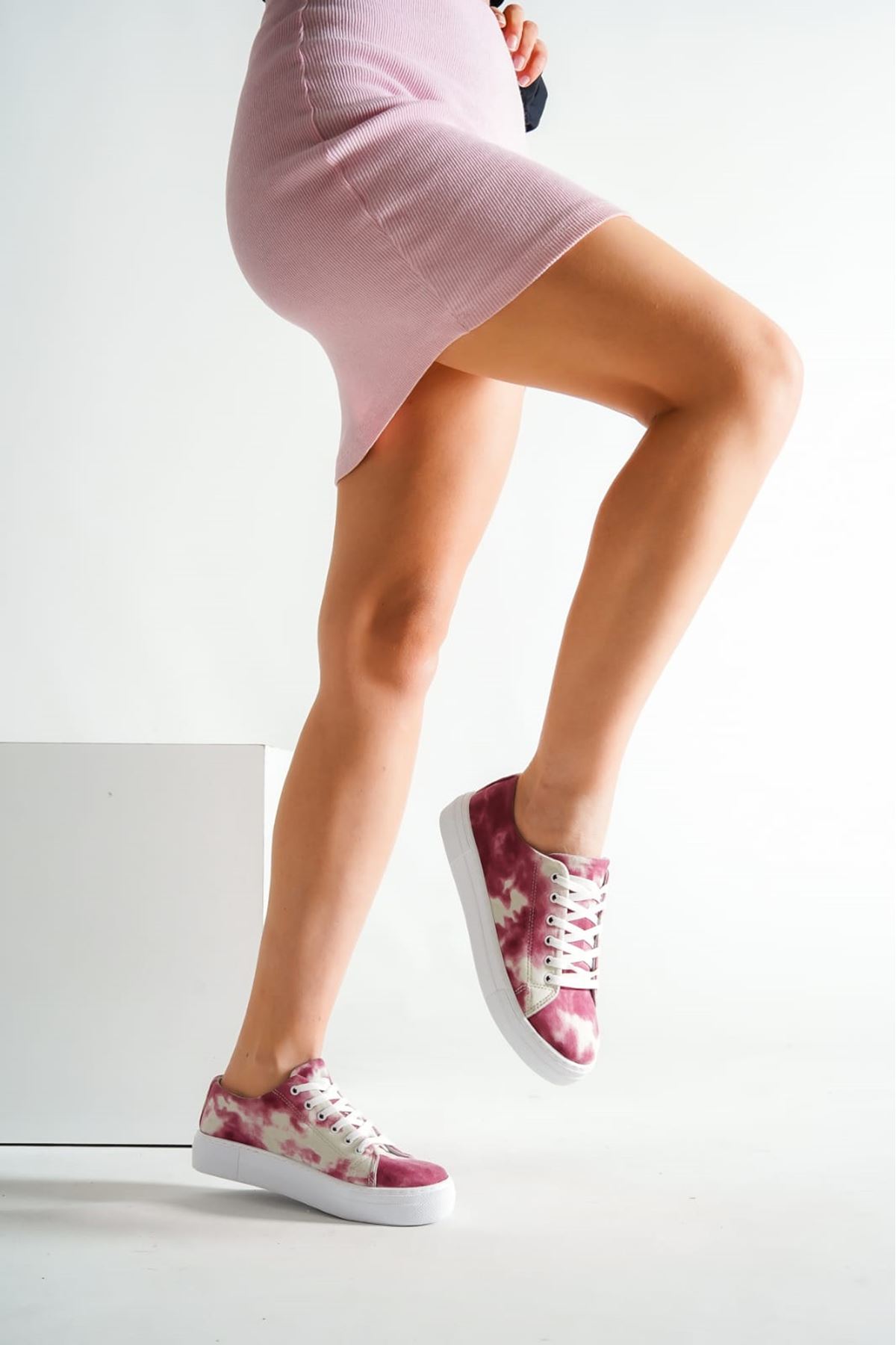 Daniela Kırmızı Bağcıklı Kadın Bez Spor Ayakkabı