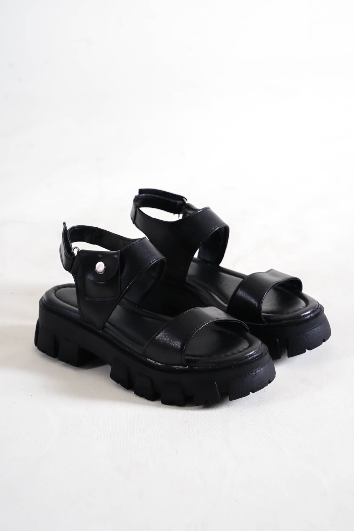 Vancovver  Kadın Siyah Mat Deri Cırtlı Tokalı Sandalet