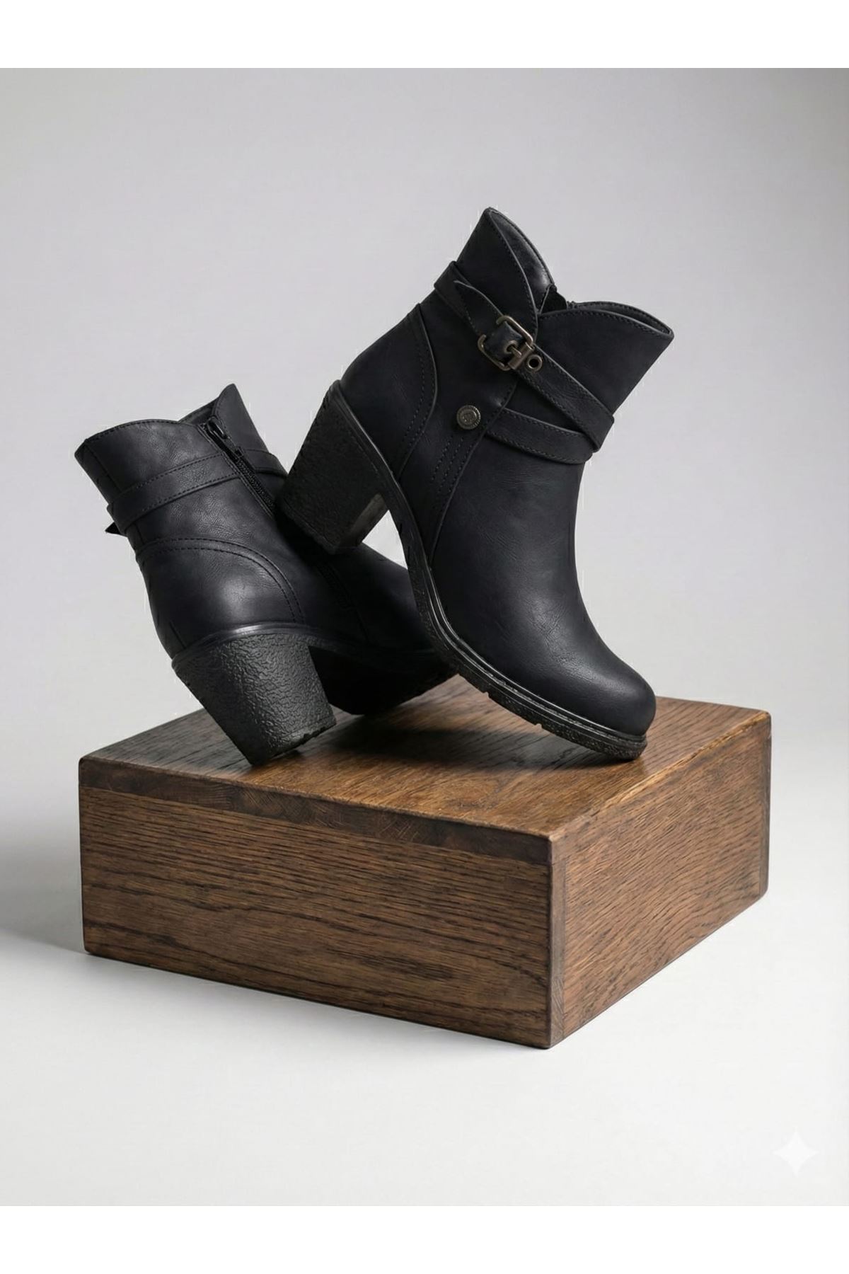 WEGAW Kemerli Rahat  Yüksek Topuk SİYAH TOPUKLU BOT 