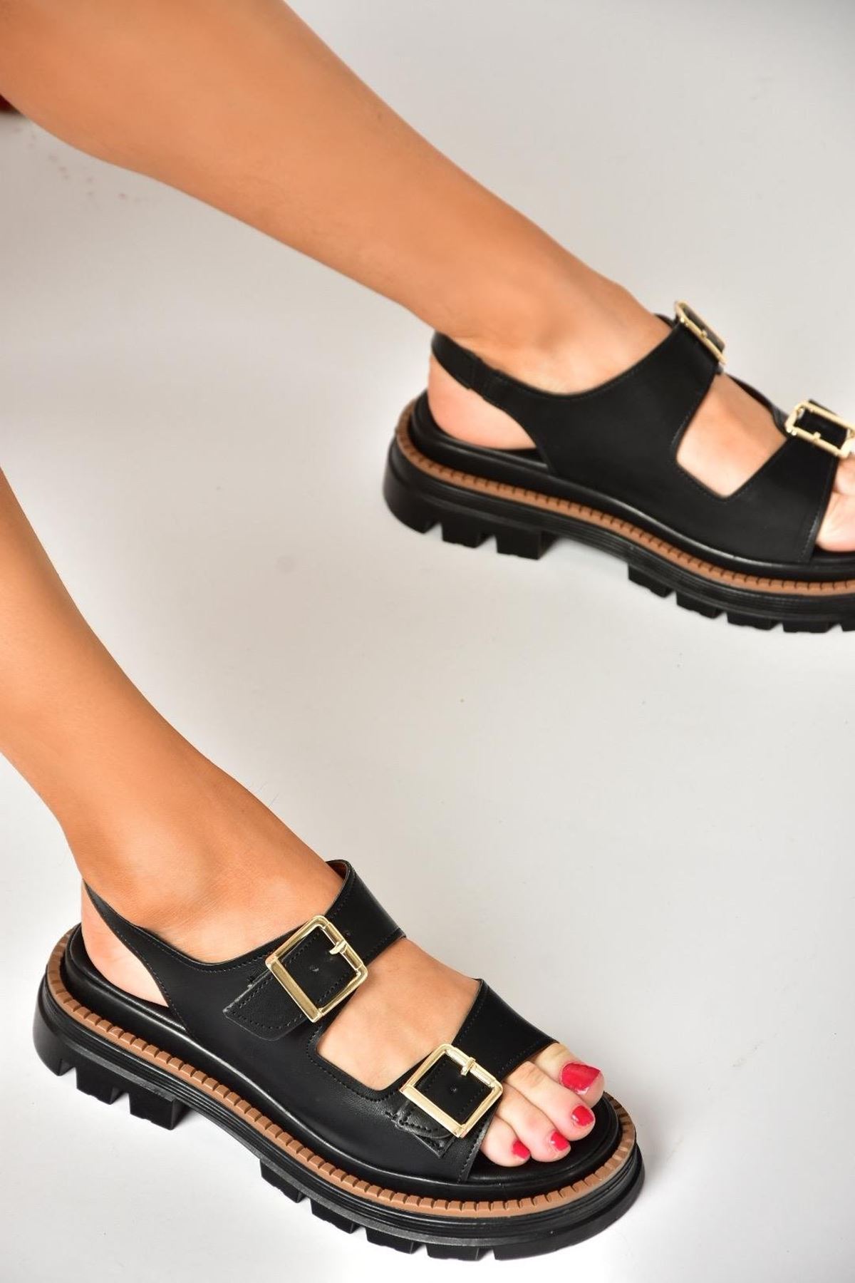 GONCA SİYAH CILT ÇIFT TOKALI KADIN SANDALET