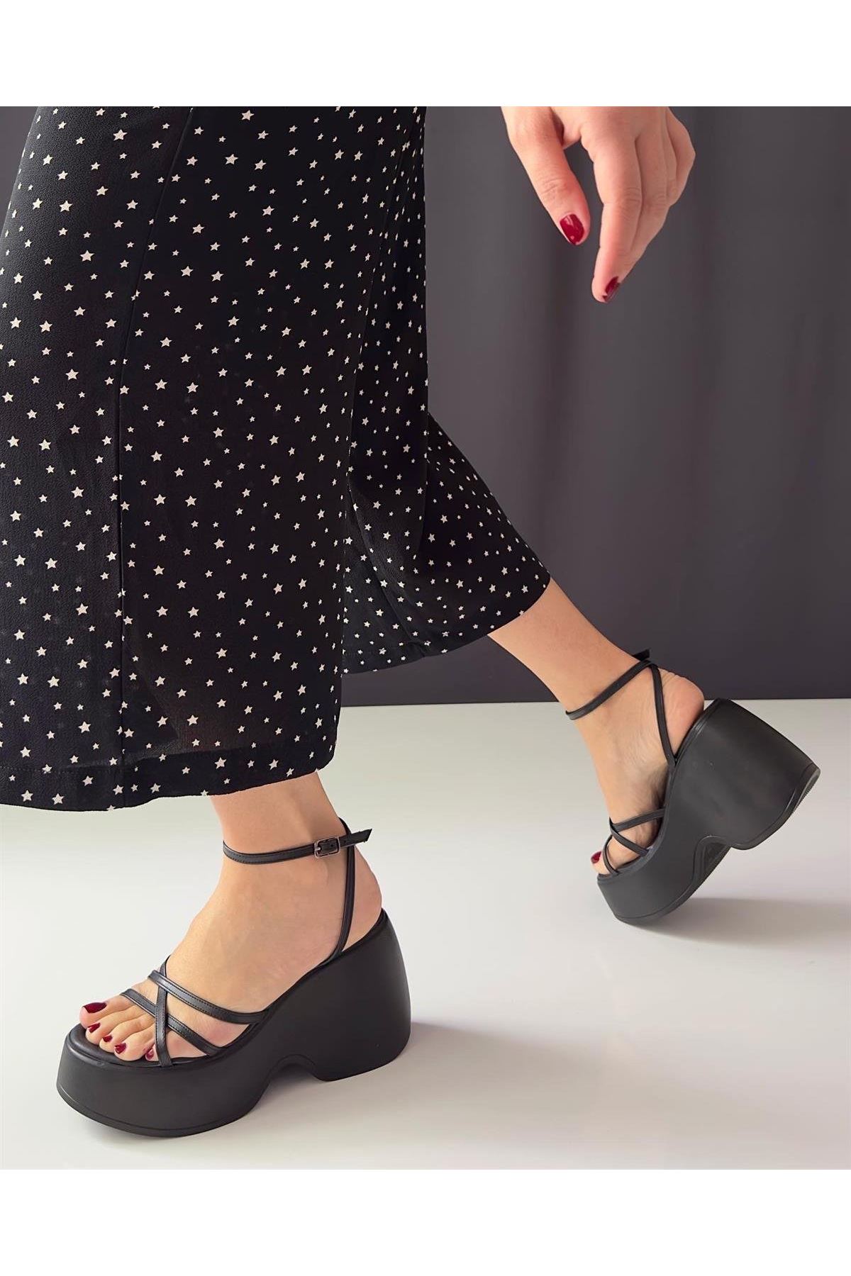 Asel Dolgu Topuklu Kadın Sandalet - Siyah Deri