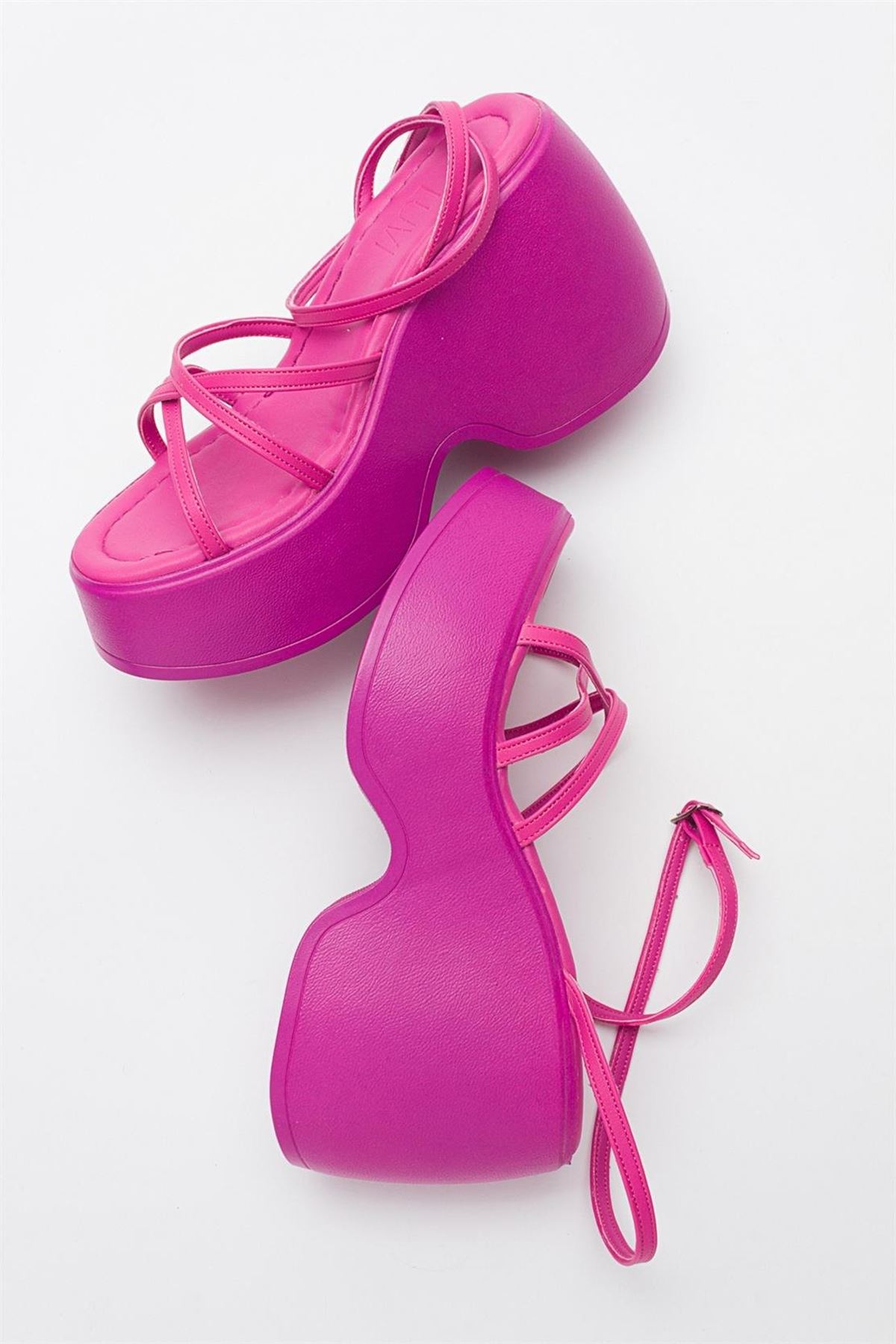 Fuşya Kadın Dolgu Taban Sandalet