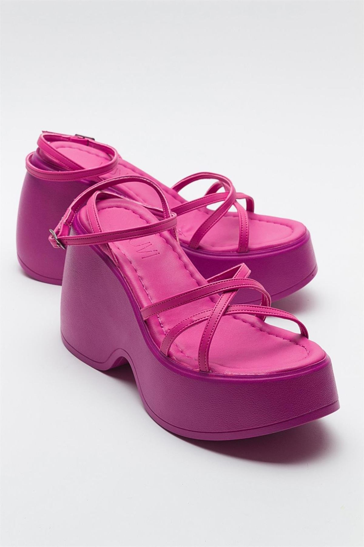 Fuşya Kadın Dolgu Taban Sandalet