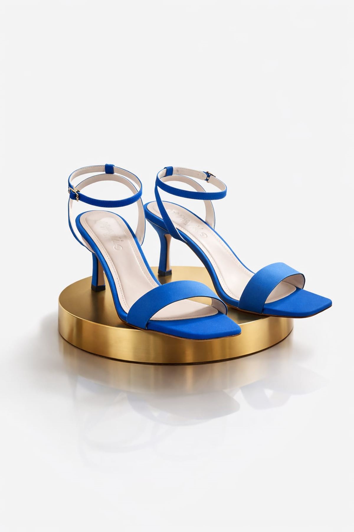  Kadın  Saks Topuklu Sandalet