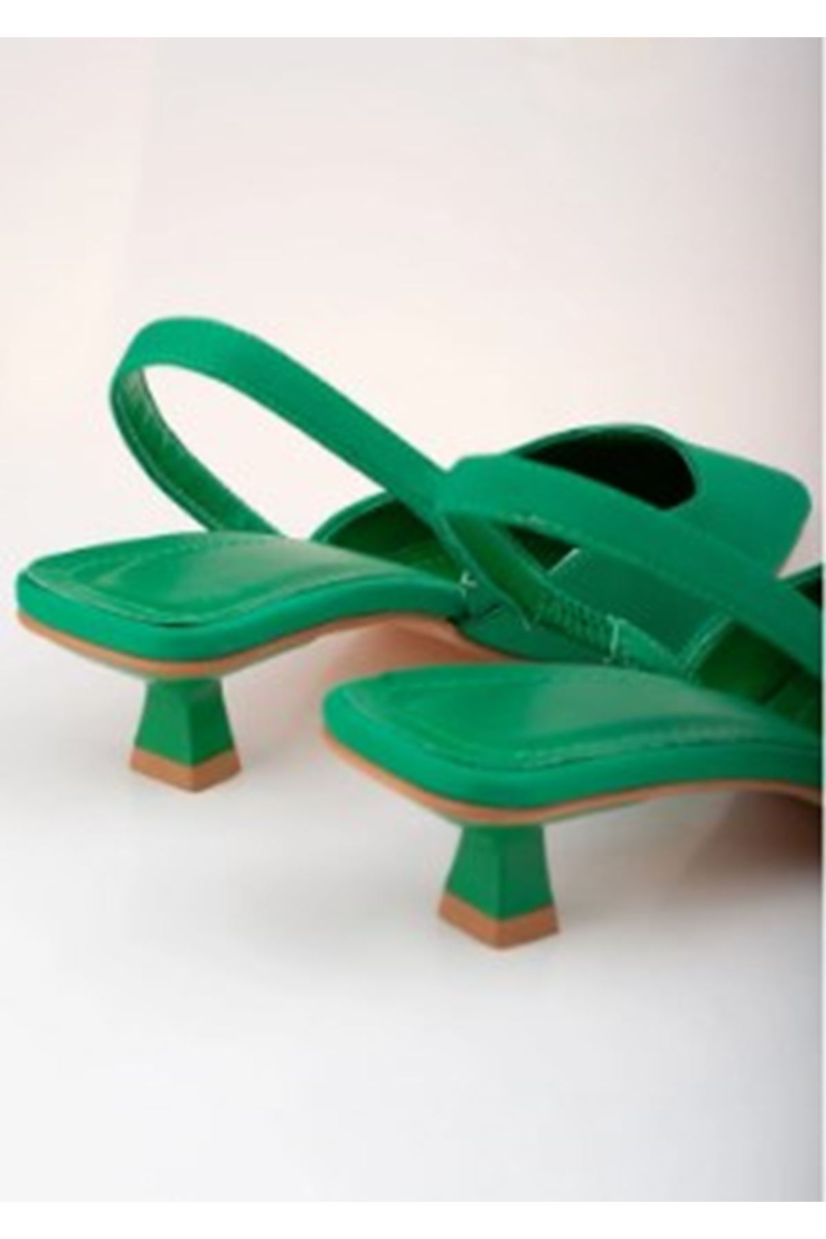Oliv Çimen Yeşili Topuklu Sandalet