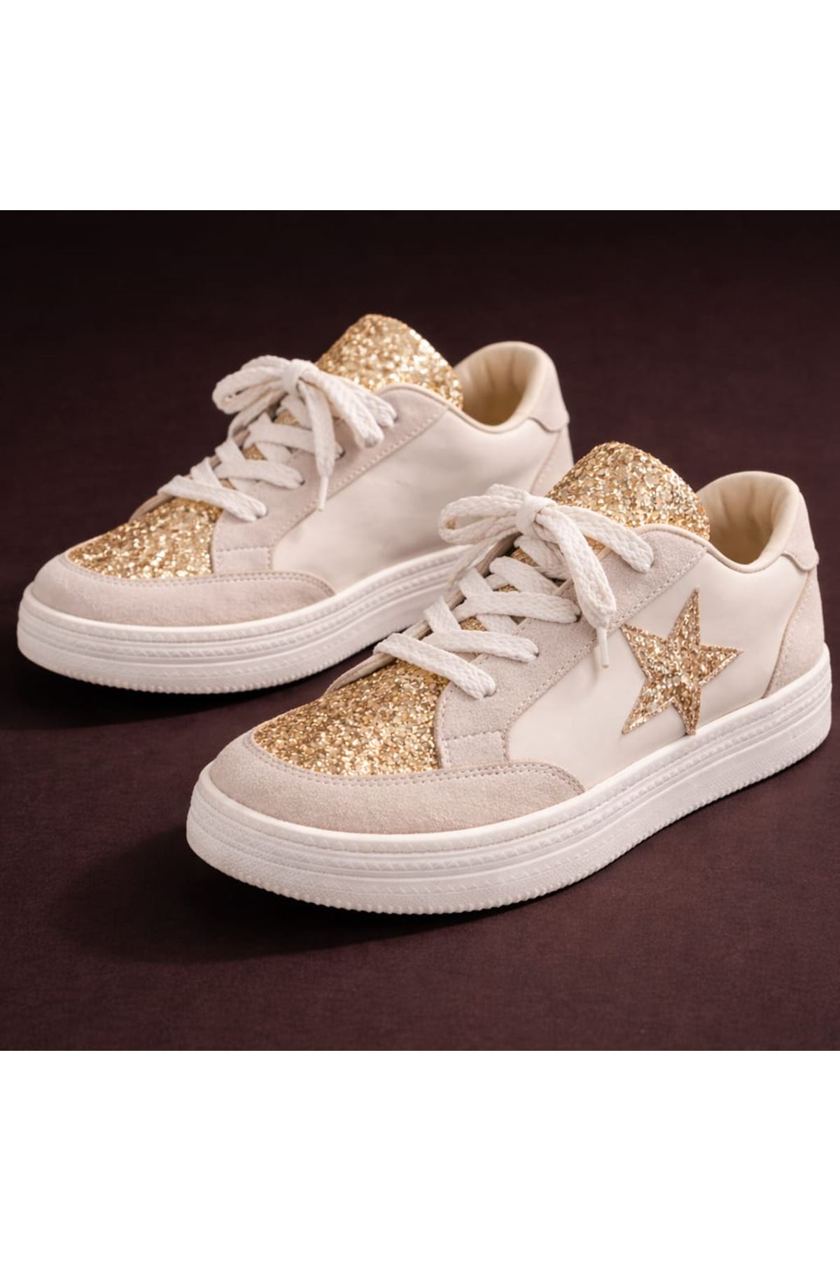 Yıldız İşlemeli Ten Cilt Simli Kadın Spor Ayakkabı 