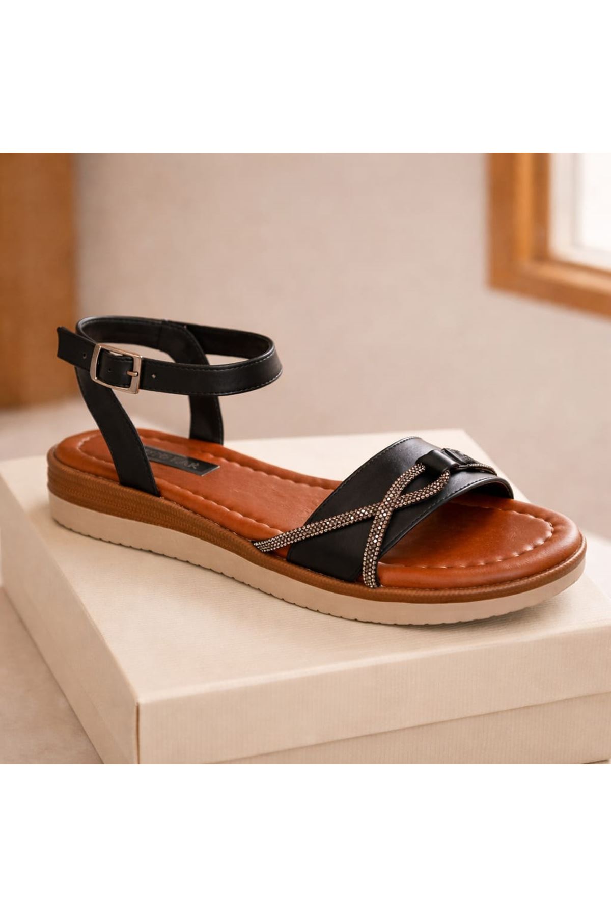 Hinic Tek Bant Taşlı Kadın Sandalet Siyah Cilt