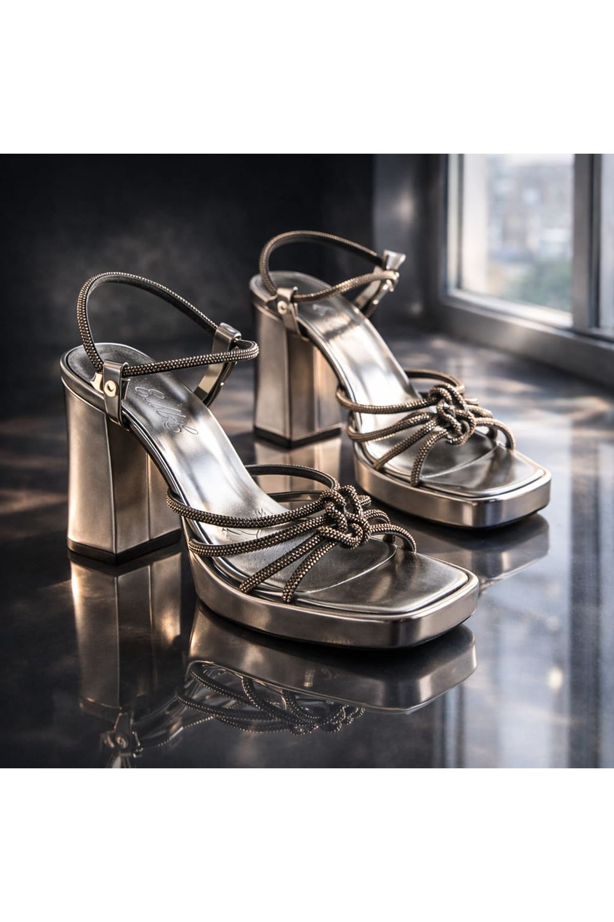 Dilok Taşlı Topuklu Ayakkabı PLATİN AYNA