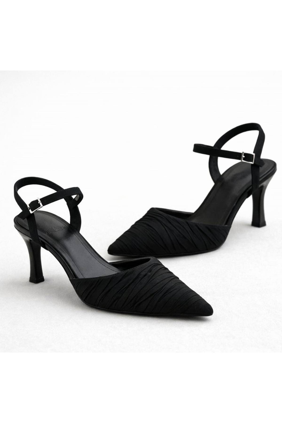 Kadın kırışık deri topuklu ayakkabı