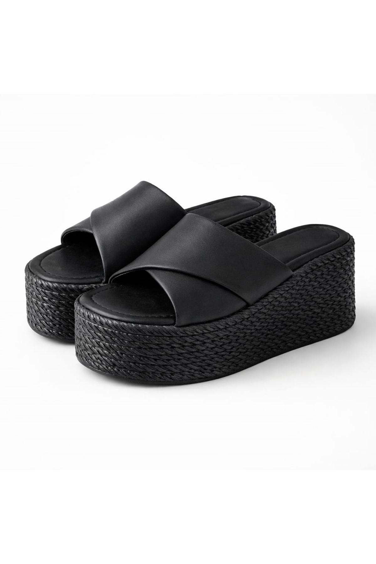 Qılmarı Hasır ve Düz Kalın Siyah Kadın Dolgu Topuklu Terlik