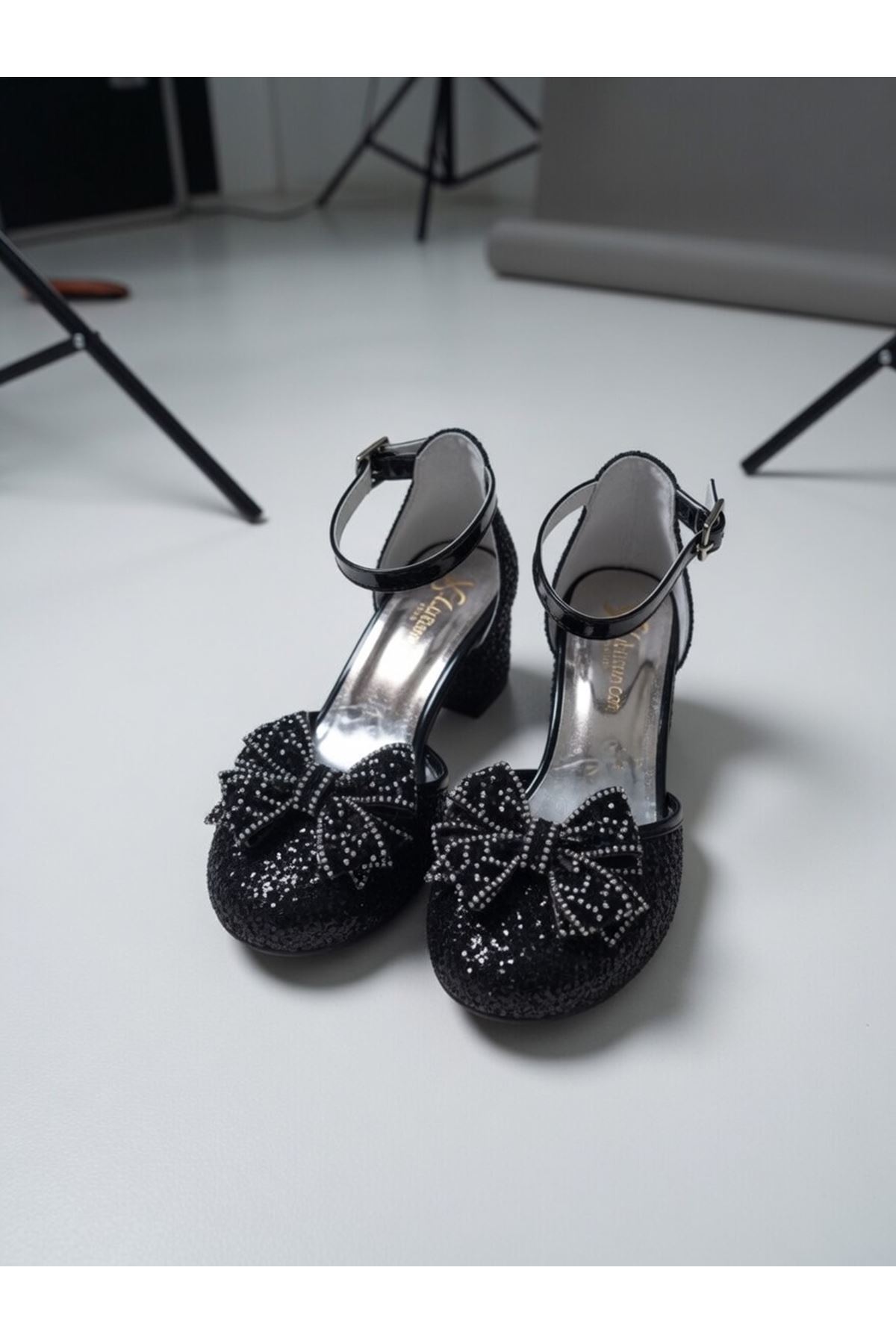 Siyah Cam Kırığı Kare Topuklu Abiye Ayakkabı