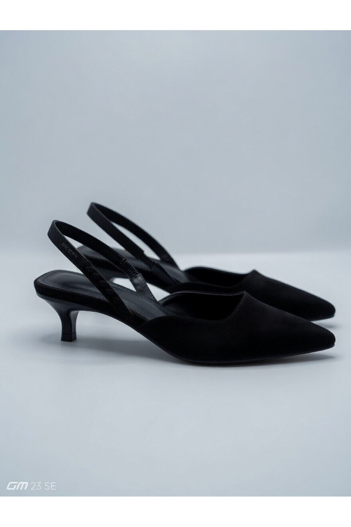  4,5 Cm Siyah  Arkası Açık Kadın Topuklu Ayakkabı