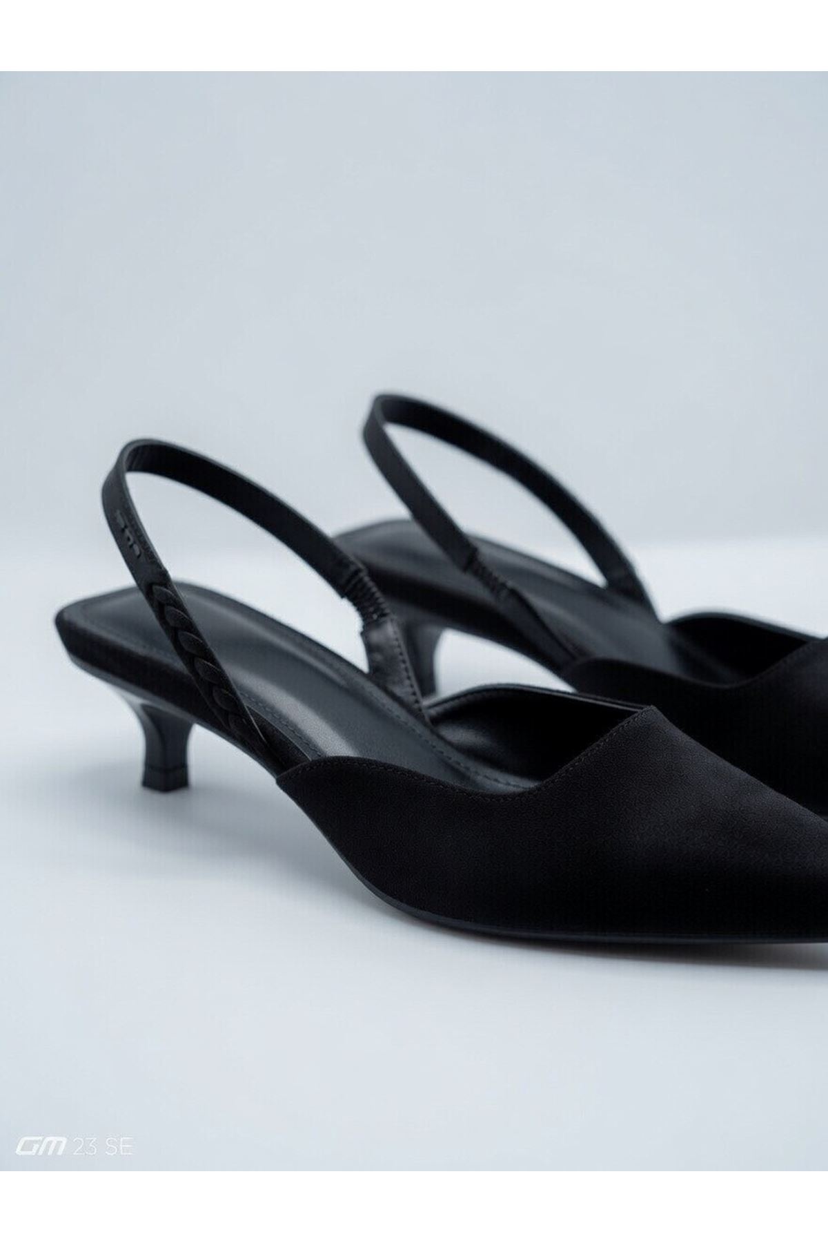  4,5 Cm Siyah  Arkası Açık Kadın Topuklu Ayakkabı