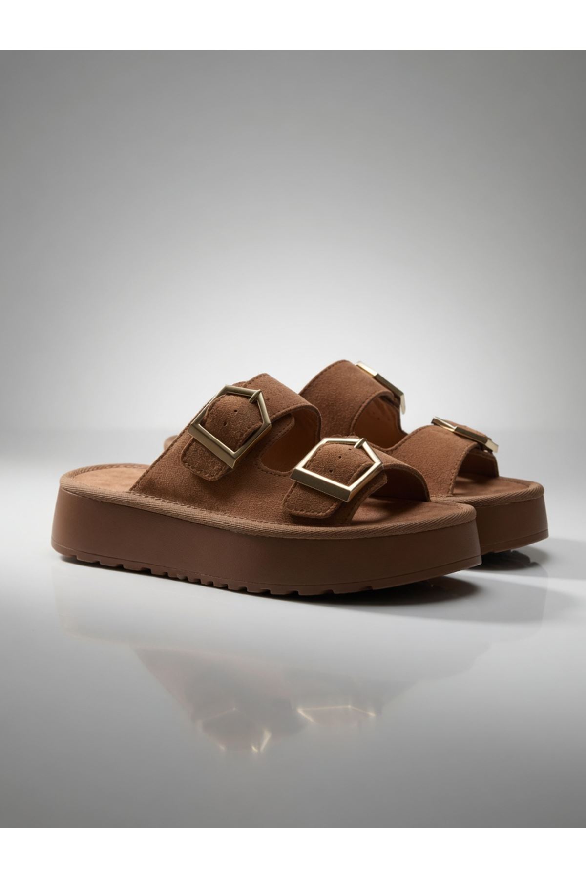 PENTA Kadın Taba Rahat Kalıp Yüksek Taban Tokalı Terlik