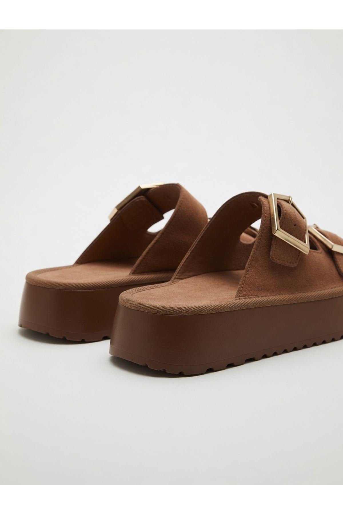 PENTA Kadın Taba Rahat Kalıp Yüksek Taban Tokalı Terlik