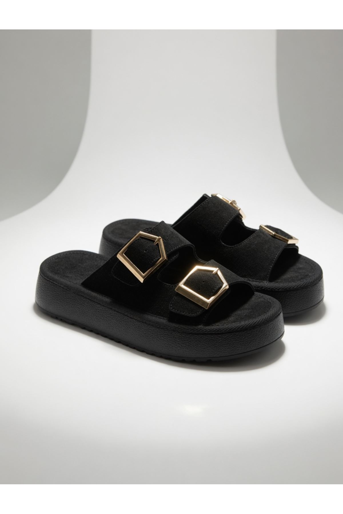 PENTA Kadın Siyah Rahat Kalıp Yüksek Taban Tokalı Terlik