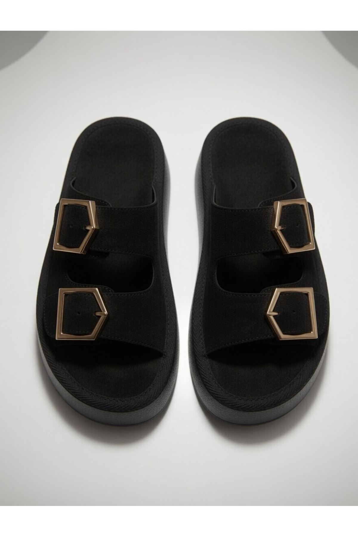 PENTA Kadın Siyah Rahat Kalıp Yüksek Taban Tokalı Terlik