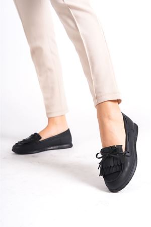 Werway Siyah Fiyonklu  Püsküllü Kadın  Babet   A-3