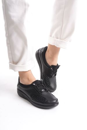 MİYA Siyah  Hakiki Deri Tam Ortopedik  Kemik Çıkıntısına UygunLastik Bağcıklı  D-1