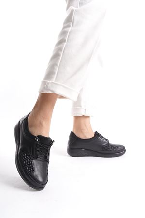 MİYA Siyah  Hakiki Deri Tam Ortopedik  Kemik Çıkıntısına UygunLastik Bağcıklı  D-1