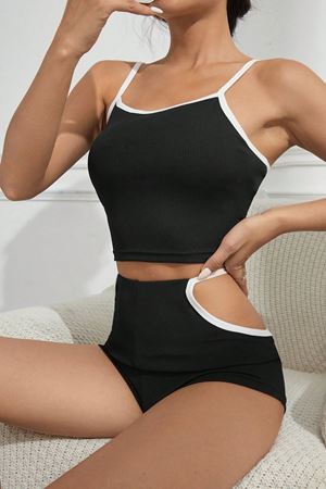 Kadın Siyah Beyaz Şortlu Cut-Out Detaylı Gecelik Takımı