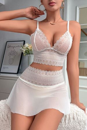 Kadın Beyaz Dantel ve Tül Detaylı Etekli Şık Gecelik Takımı