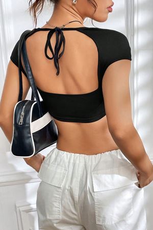 Kadın Siyah Sırt Dekolteli ve Boyundan Bağlamalı Yarım Kol Crop Top Bluz