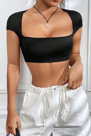 Kadın Siyah Sırt Dekolteli ve Boyundan Bağlamalı Yarım Kol Crop Top Bluz