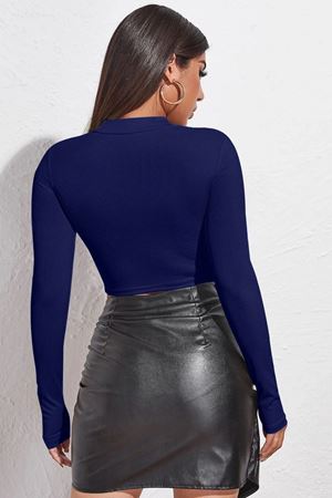 Kadın Lacivert Göğüs Dekolteli Uzun Kollu Cut Out Crop Top Bluz