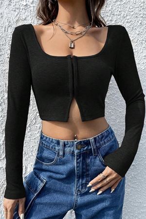 Kadın Siyah Uzun Kollu Agraflı Göğüs ve Göbek Dekolteli Crop Top Bluz