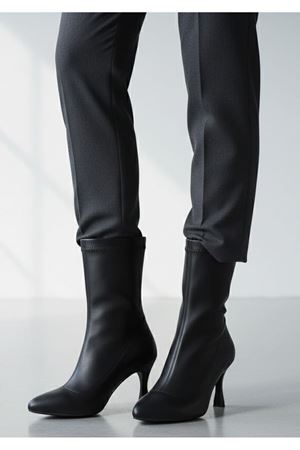 LUNA Kadın Siyah Cilt Bilekli Orta Boy Topuklu Bot	