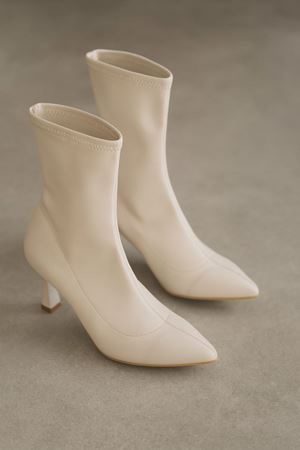 LUNA  Kadın Bej Cilt Bilekli Orta Boy Topuklu Bot  - kopya