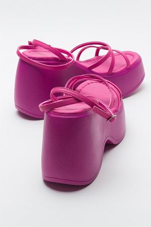 Fuşya Kadın Dolgu Taban Sandalet