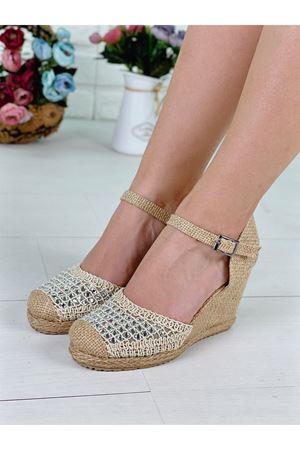 KREM HASIR DOLGU TOPUK SANDALET