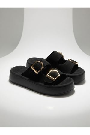 PENTA Kadın Siyah Rahat Kalıp Yüksek Taban Tokalı Terlik